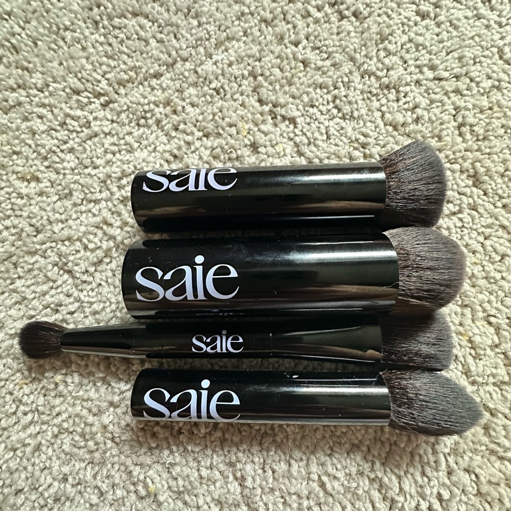 Saie Makeup Brush Set - Black